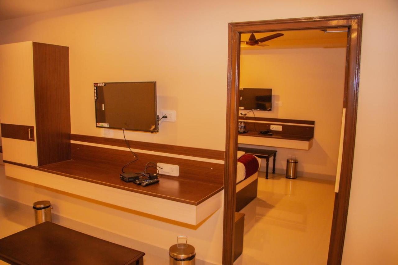 טירופאטי Hotel Mountview Comforts מראה חיצוני תמונה