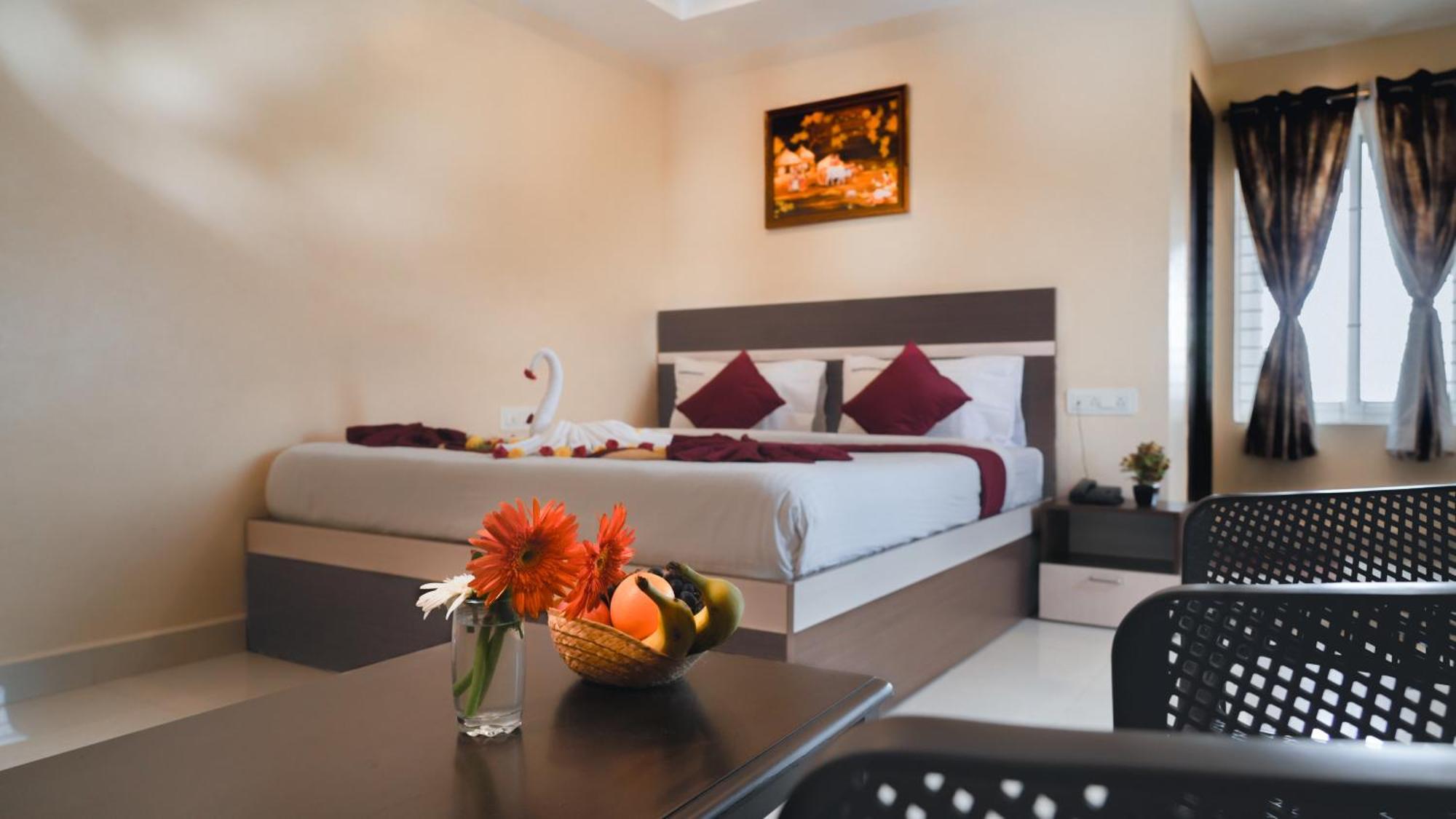 טירופאטי Hotel Mountview Comforts מראה חיצוני תמונה