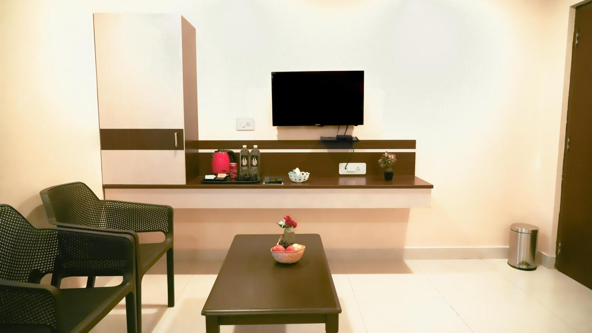 טירופאטי Hotel Mountview Comforts מראה חיצוני תמונה