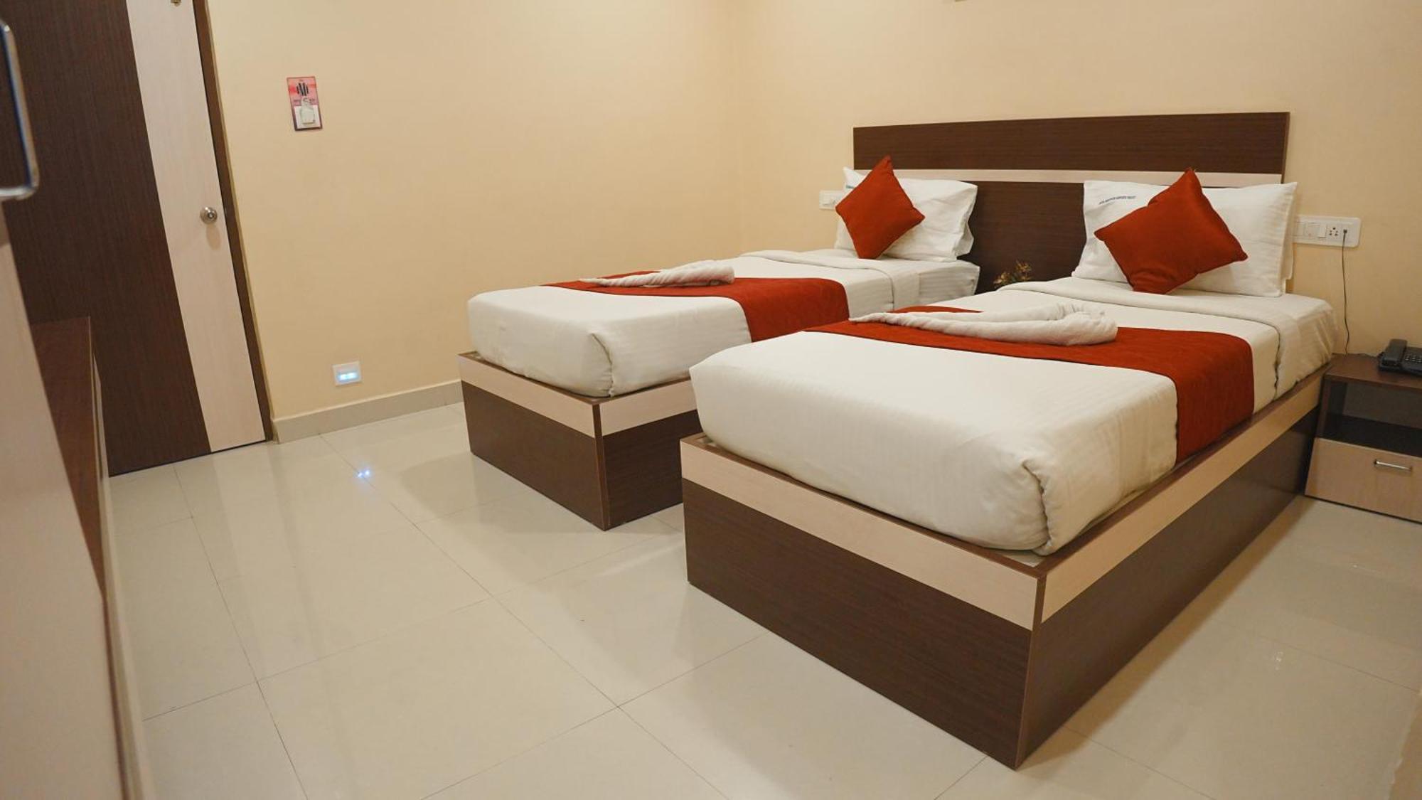 טירופאטי Hotel Mountview Comforts מראה חיצוני תמונה