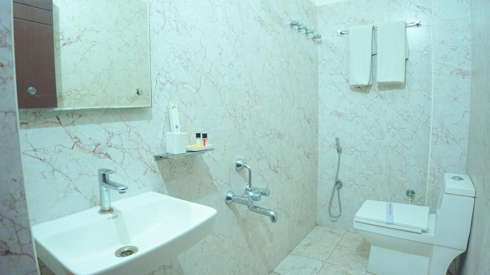 טירופאטי Hotel Mountview Comforts מראה חיצוני תמונה
